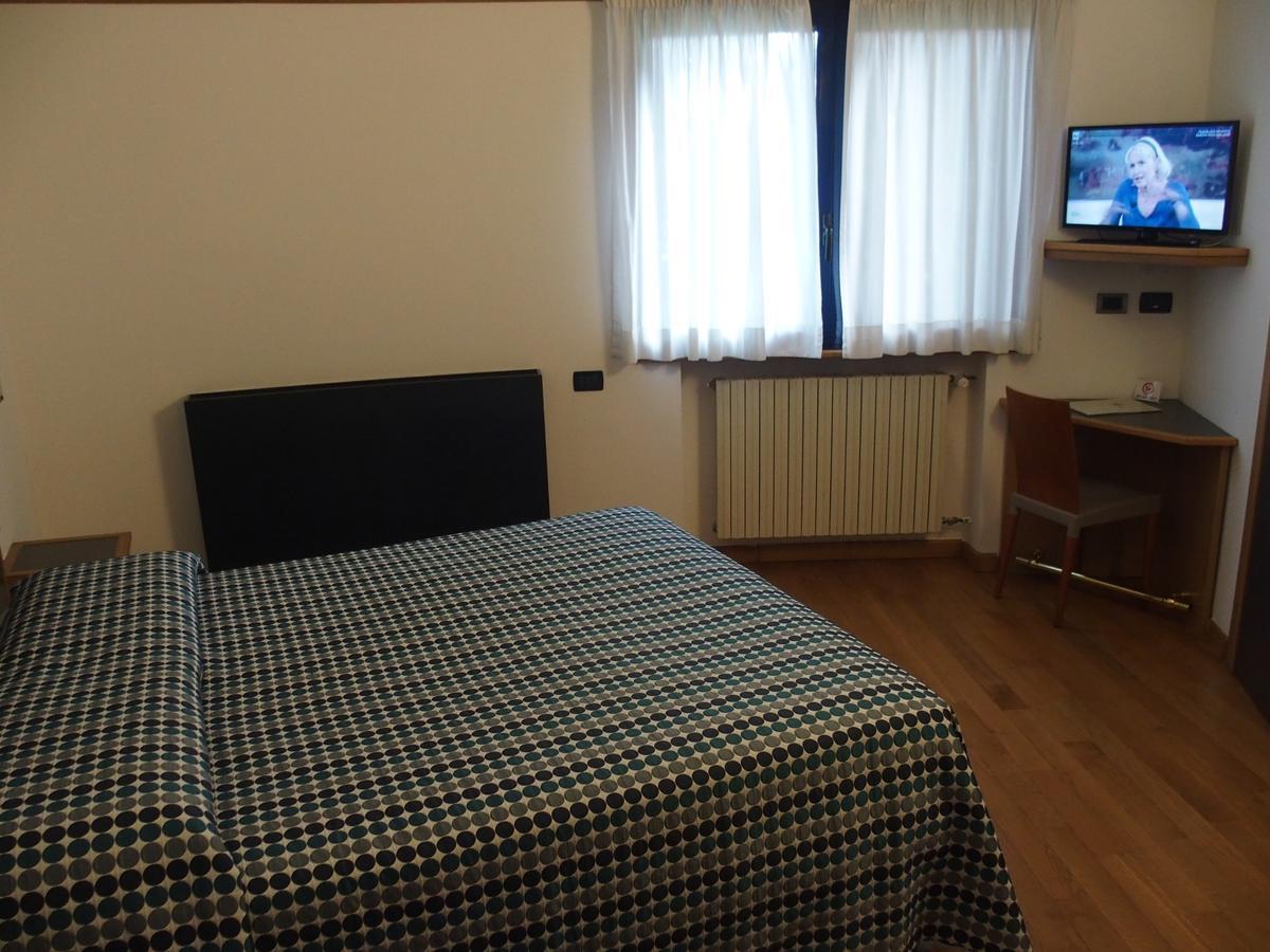 Hotel Eden Orbassano Esterno foto